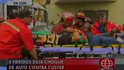 Choque de taxi y cúster deja cuatro heridos en Av. Grau