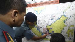 AirAsia: no hay rastro del avión desaparecido en Indonesia
