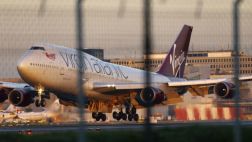 Londres: avión aterriza de emergencia y genera alarma