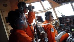 Piloto de AirAsia pidió cambio de rumbo, pero se lo negaron