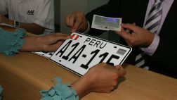 Vehículos que no cambiaron sus placas serán multados con S/.456