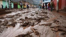 Un huaico arrastra y deja herido a turista en Cocalmayo
