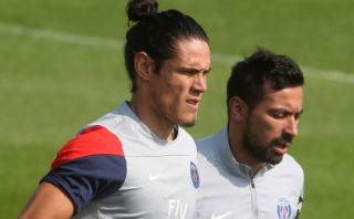 PSG sancionará a Cavani y Lavezzi por regresar tarde a Francia