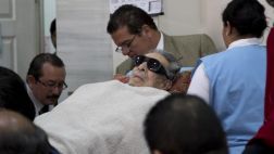 Ríos Montt va en camilla a reapertura de juicio por genocidio