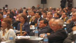 Ejecutivos ven crecimiento económico menor al 5% para el 2015