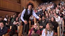 Bradley Cooper y su genial solo de guitarra imaginaria (VIDEO)