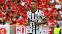 Paolo Guerrero "aprovecha para hacerse rico" en Corinthians