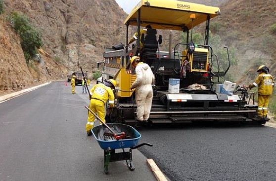 Contraloría denuncia millones perdidos en gestión de carreteras