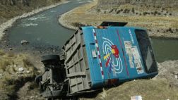 La Oroya: choque de dos buses dejó cuatro muertos y 60 heridos