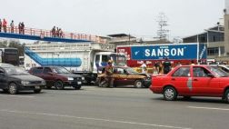 Surco: 16 carros dañados en choque múltiple en Panamericana Sur