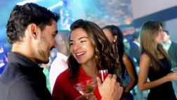 Siete tipos de hombres que reconocemos al salir de noche