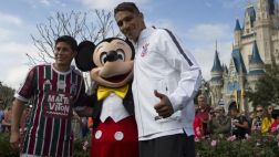 Paolo Guerrero: el video de su visita a Disney por Corinthians