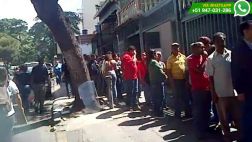 WhatssApp: hacen largas colas en Venezuela ante escasez (VIDEO)