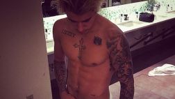 Justin Bieber posó así para demostrar que no usa Photoshop