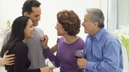Siete consejos para llevarte bien con la familia de tu pareja