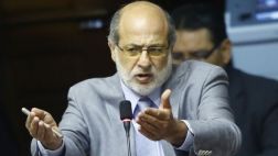 Abugattás:Del Castillo debe ir al Congreso por presunto reglaje