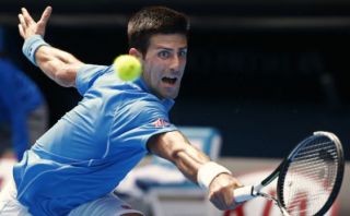 Australian Open: Djokovic logró rotunda victoria en su estreno