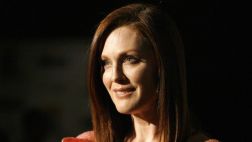 Julianne Moore ayuda a diseñar sala para famosos en los Óscar