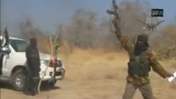 Líder de Boko Haram reaparece quemando la bandera de Nigeria