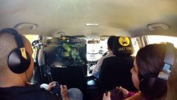 YouTube: En Chile integran videojuegos en taxis