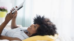 Estudio asegura que las redes sociales benefician una relación