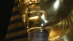 Egipto reconoce reparación defectuosa de máscara de Tutankamón