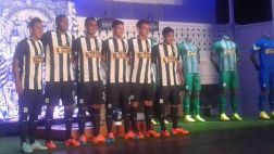 Alianza Lima presentó su nueva camiseta para el 2015 (FOTOS)