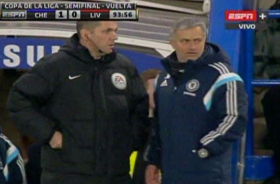 José Mourinho no vio el gol del Chelsea por reclamar a árbitro