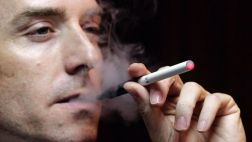 Impacto a la salud de cigarrillos electrónicos aún no es claro
