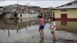 Pasco: desborde del río Acopalca perjudicó inmuebles