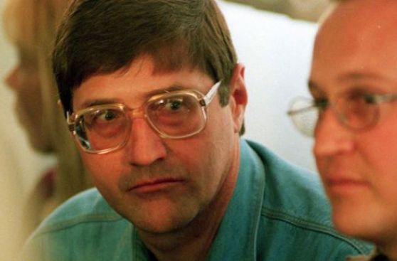 Sudáfrica libera al "asesino número uno" del apartheid