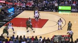 Toronto Raptors y un curioso uniforme militar en la NBA