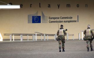 Bruselas: evacúan Parlamento Europeo por amenaza de bomba