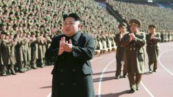 Kim Jong-un elogia capacidad de "ataque suicida" de sus pilotos