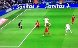 Gareth Bale y otra muestra de egoísmo en el área (VIDEO)
