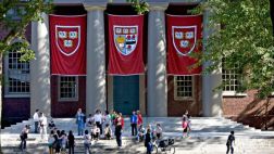 Harvard prohíbe relaciones sexuales entre alumnos y profesores