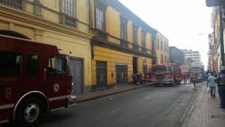 Centro de Lima: incendio consumió antigua casona del jirón Puno