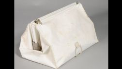 Neil Armstrong escondió una bolsa con objetos del Apolo 11