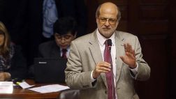 Abugattás dice que Canches “se ha ido a una bancada amiga”