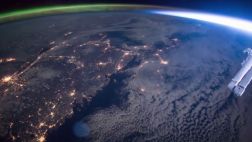 YouTube: aurora boreal se funde con el amanecer