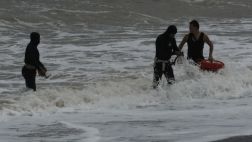 Marbella: rescatistas aún no hallan a joven perdida en playa
