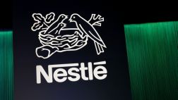 Nestlé retirará colores artificiales de sus chocolates en EEUU