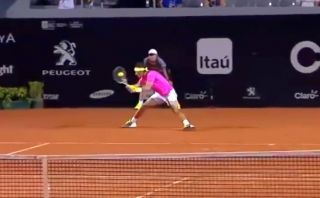Rafael Nadal deleitó al público con estupendo punto en Brasil