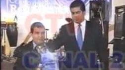 Martín Belaunde Lossio premió a Fredy Otárola (VIDEO)