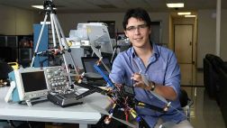 El mexicano que vuela por lo alto con su fábrica de drones