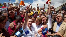 Ex ministros peruanos piden a Cruz Roja visitar López y Ledezma