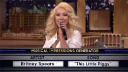 Christina Aguilera imita a la perfección a Britney Spears