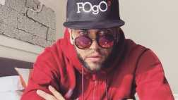 Dani Alves se disculpó de esta manera por molestarse con cambio