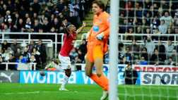 Golero Tim Krul cometió terrible error y Manchester United ganó