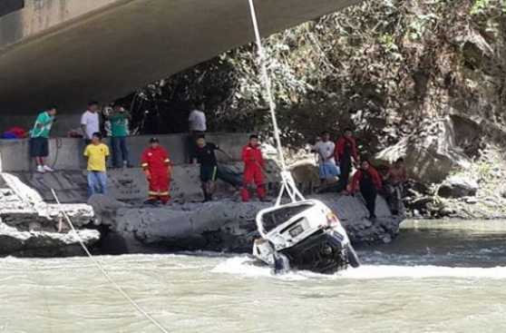 Policía recuperó tres cadáveres del río Vilcanota
